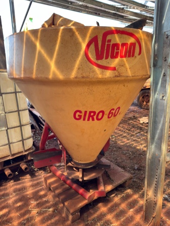 Misturador de Ração Vicon Giro 600 ano 2020