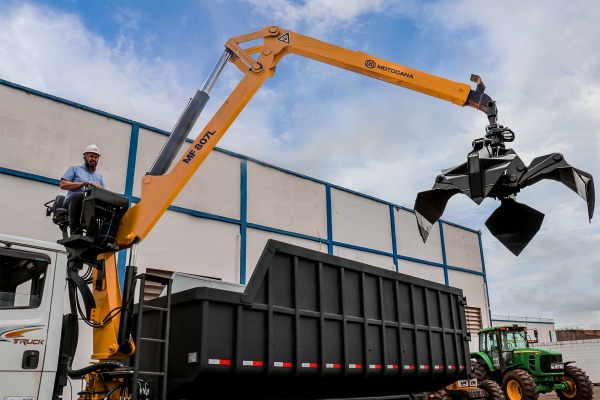 Grua Florestal Motocana MF 807 L Florestal ano 2026