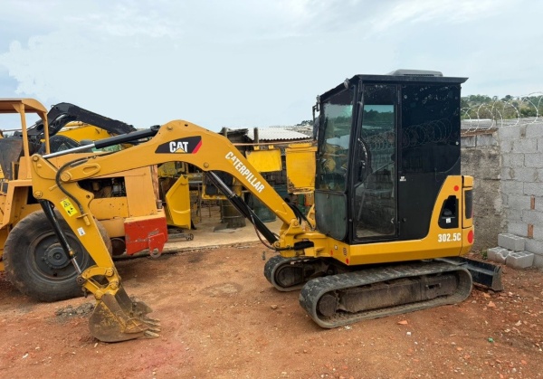 Escavadeira Caterpillar 302.5C ano 2011