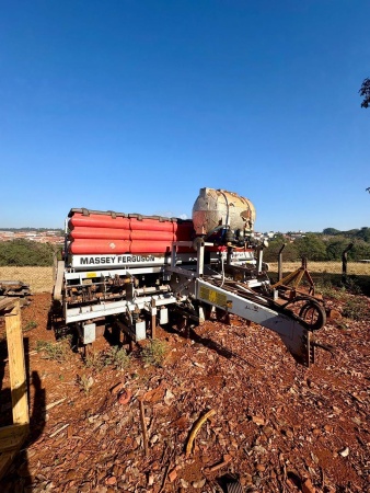 Plantadeira Massey Ferguson MF 509 ano 2012