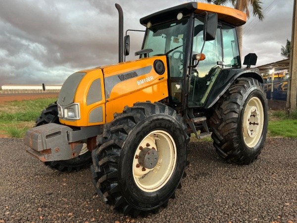 Trator Valtra BM 100 R ano 2018