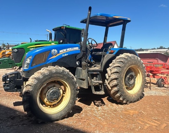 Trator New Holland TL 5.80 ano 2021