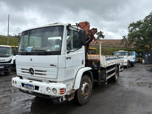 Caminhão Mercedes Benz 1718 ano 2012