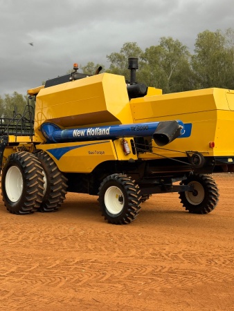 Colheitadeira New Holland TC 5090   ano 2013