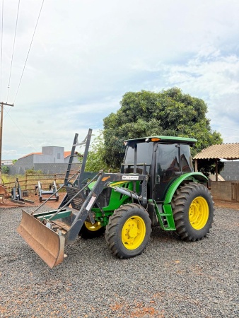 Trator John Deere 5080E ano 2022
