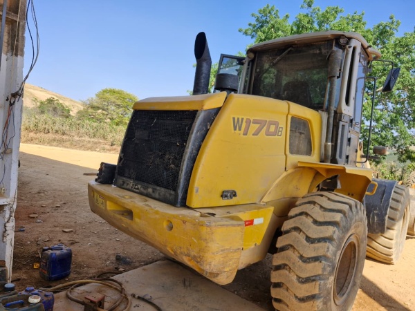 Pá Carregadeira New Holland W170B ano 2016