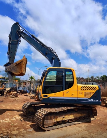 Escavadeira Hyundai R 140LC-9S ano 2020