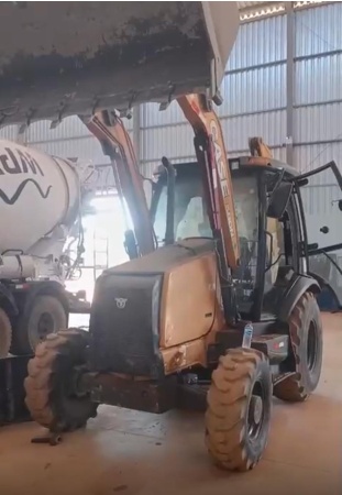 Retroescavadeira Case 580 N  ano 2019