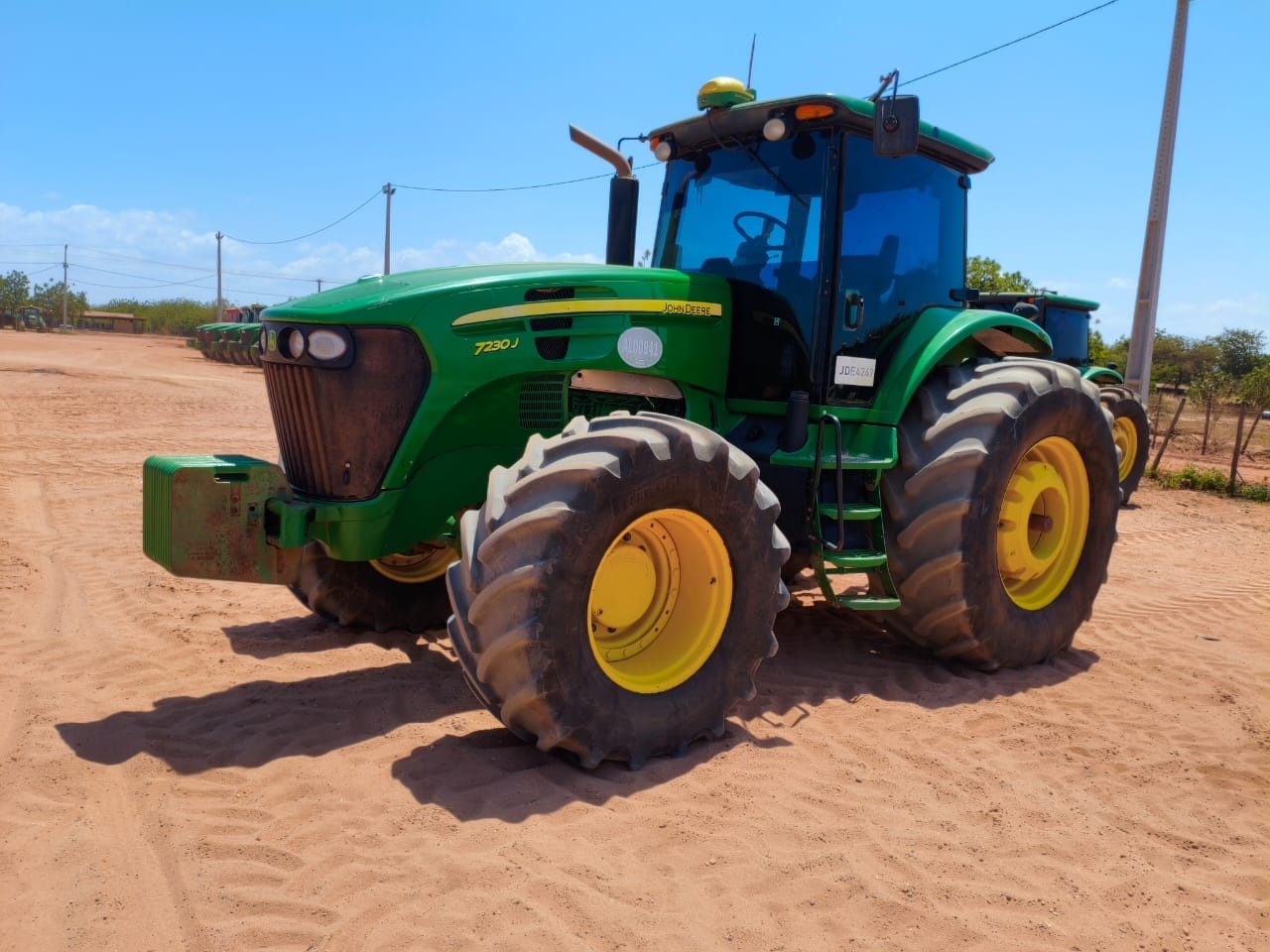 Trator John Deere 7230J ano 2020