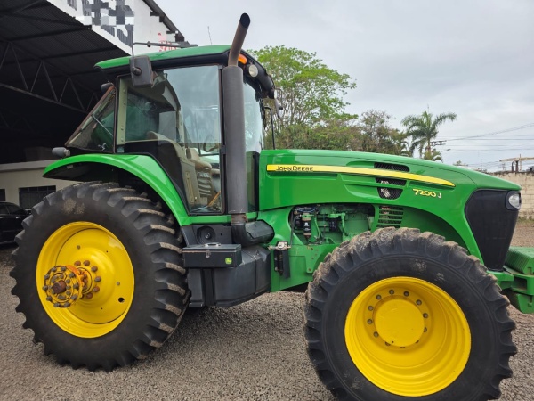 Trator John Deere 7200 J ano 2017