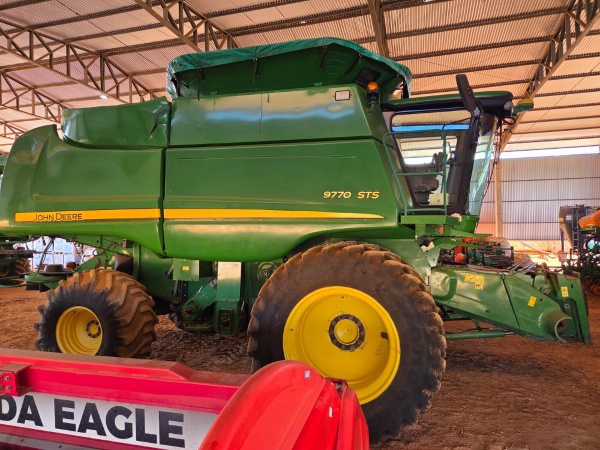 Colheitadeira John Deere STS 9770 ano 2013