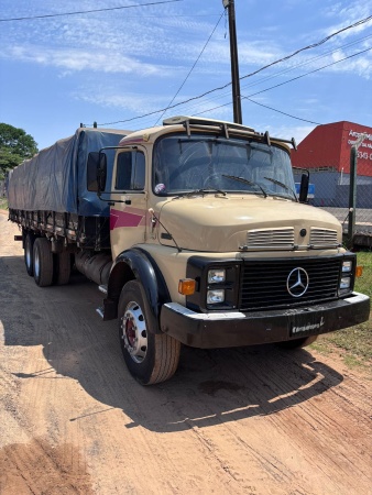 Caminhão Mercedes Benz 1114 ano 1989
