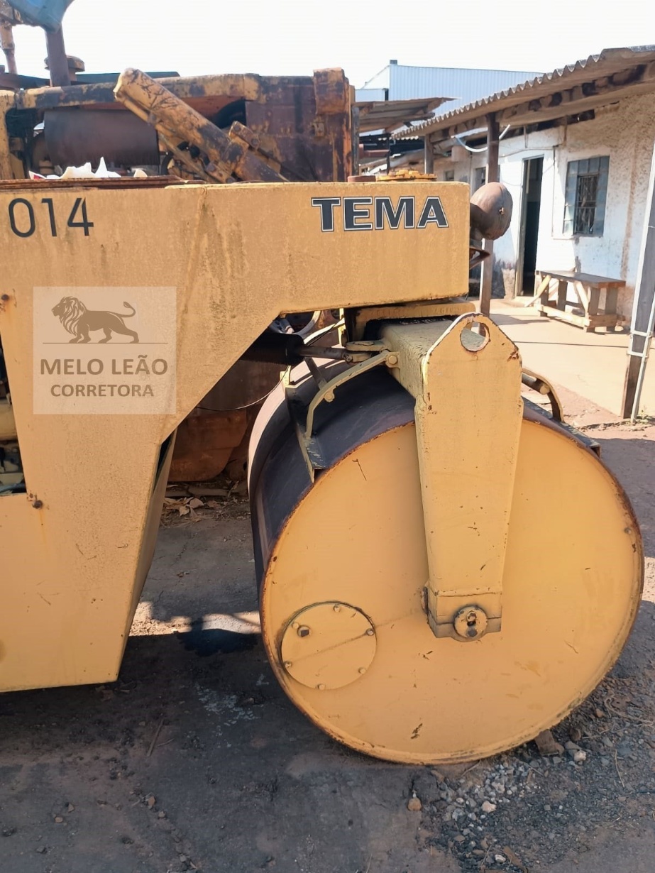 Rolo Compactador Tema terra TH1014 ano 1977