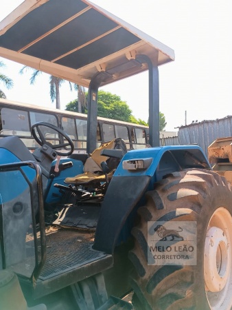 Trator New Holland TL803 ano 2000