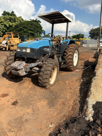Trator New Holland TL803 ano 2000