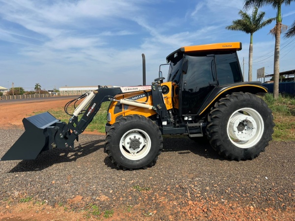 Trator Valtra BM 100 4x4 ano 2016