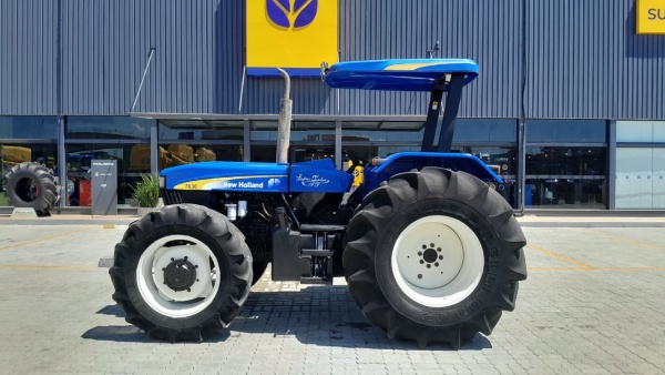Trator New Holland 7630 ano 2014 - 7630 - Máquinas Agrícolas