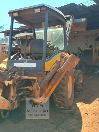 Retroescavadeira New Holland LB 90 ano 2007