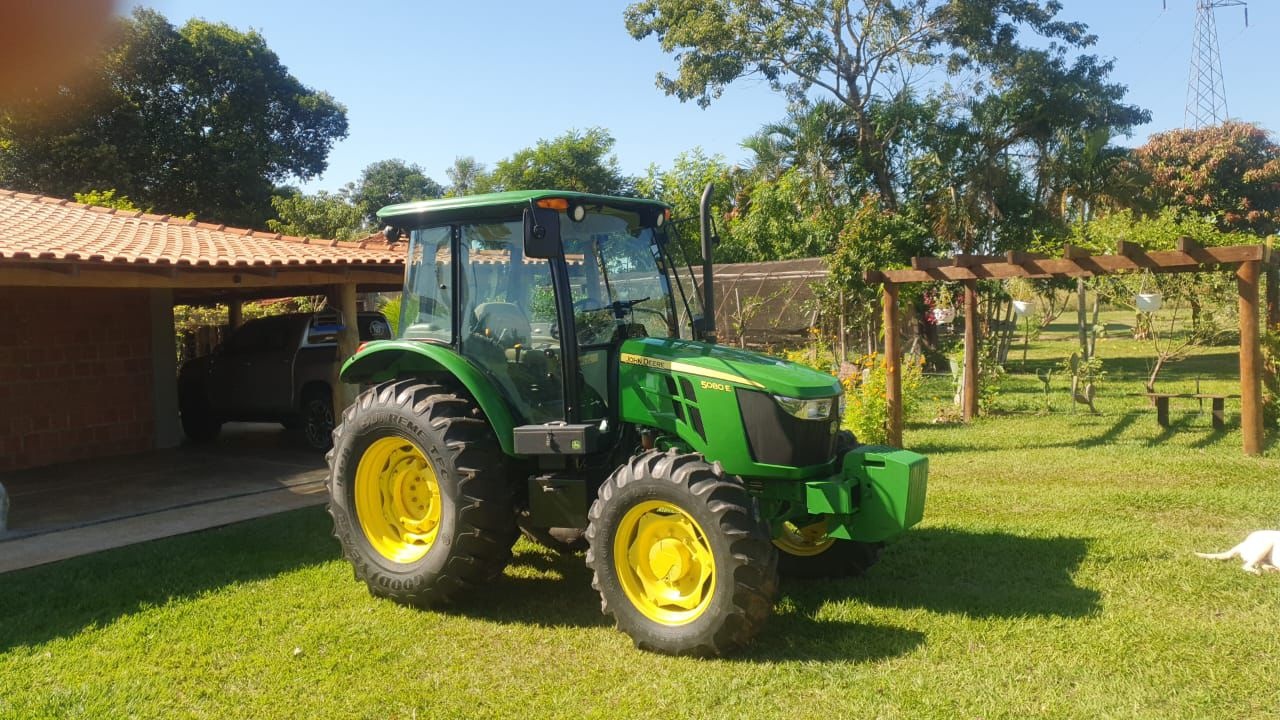 Trator John Deere 5080E ano 2020