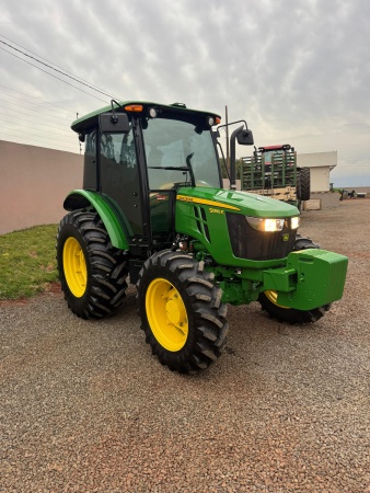 Trator John Deere 5080E ano 2023 - 5080E - Máquinas Agrícolas