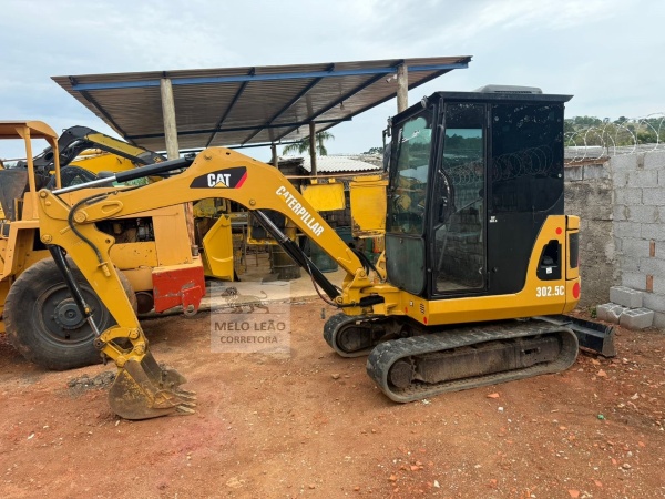 Escavadeira Caterpillar 302.5C ano 2011