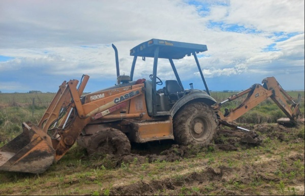 Retroescavadeira Case 580 M ano 2010
