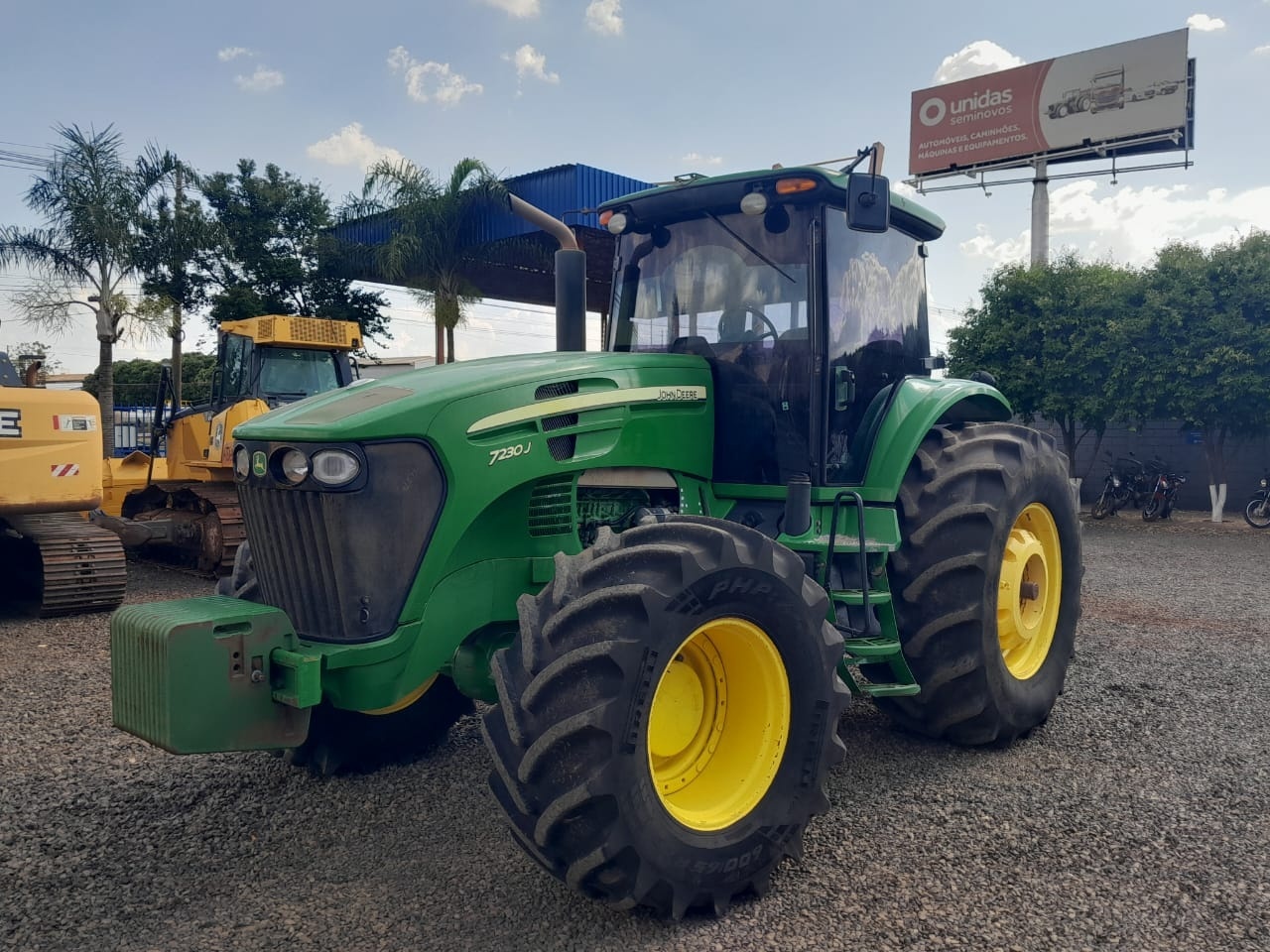 Trator John Deere 7230J ano 2020