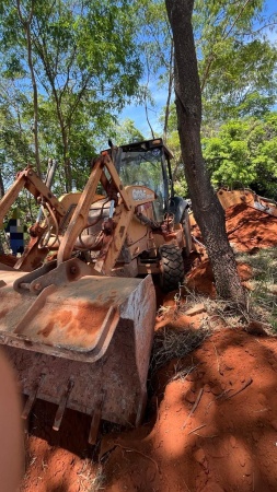 Retroescavadeira Case 580 N  ano 2014