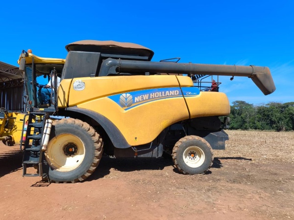 Colheitadeira New Holland CR 6080 ano 2016