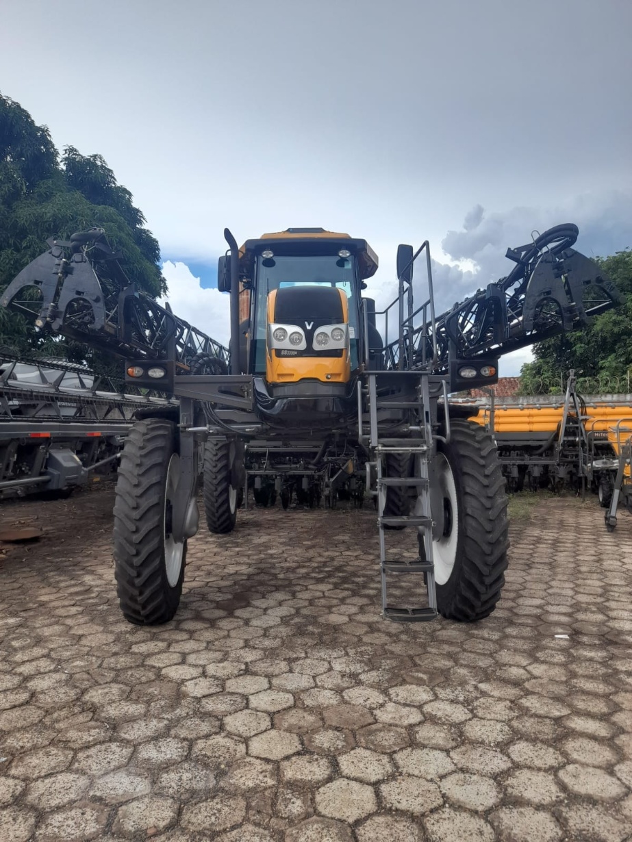 Pulverizador Autopropelido Valtra BS3300H ano 2022