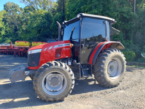 Trator Massey Ferguson MF 4707 ano 2020