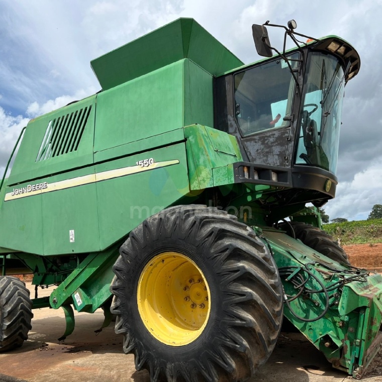 Colheitadeira John Deere 1550 ano 2004