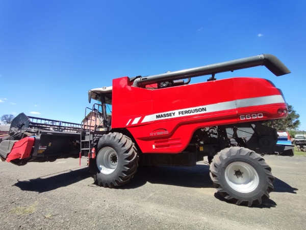 Colheitadeira Massey Ferguson MF6690 ano 2016