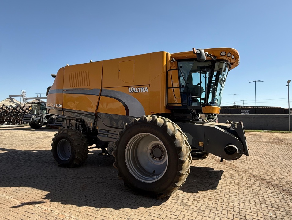 Colheitadeira Valtra BC8800 ano 2018