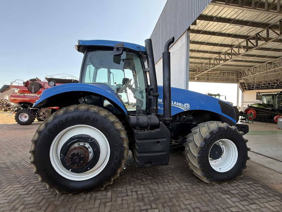 Trator New Holland T8.295 ano 2014