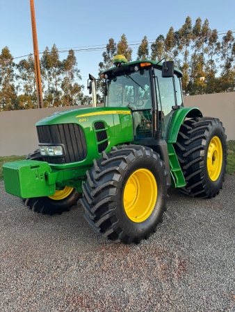 Trator John Deere 6210 J ano 2019
