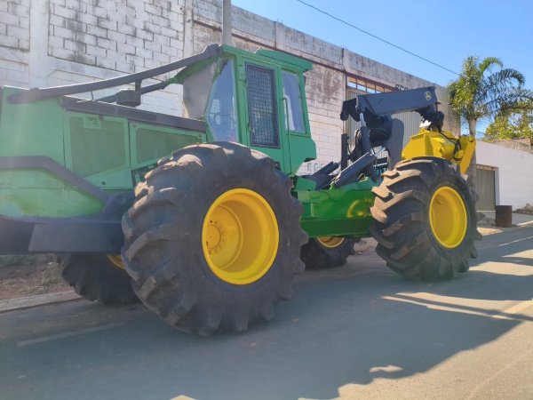 Garra Florestal John Deere 748G III ano 2009