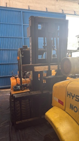 Empilhadeira Hyster H150-J ano 1992