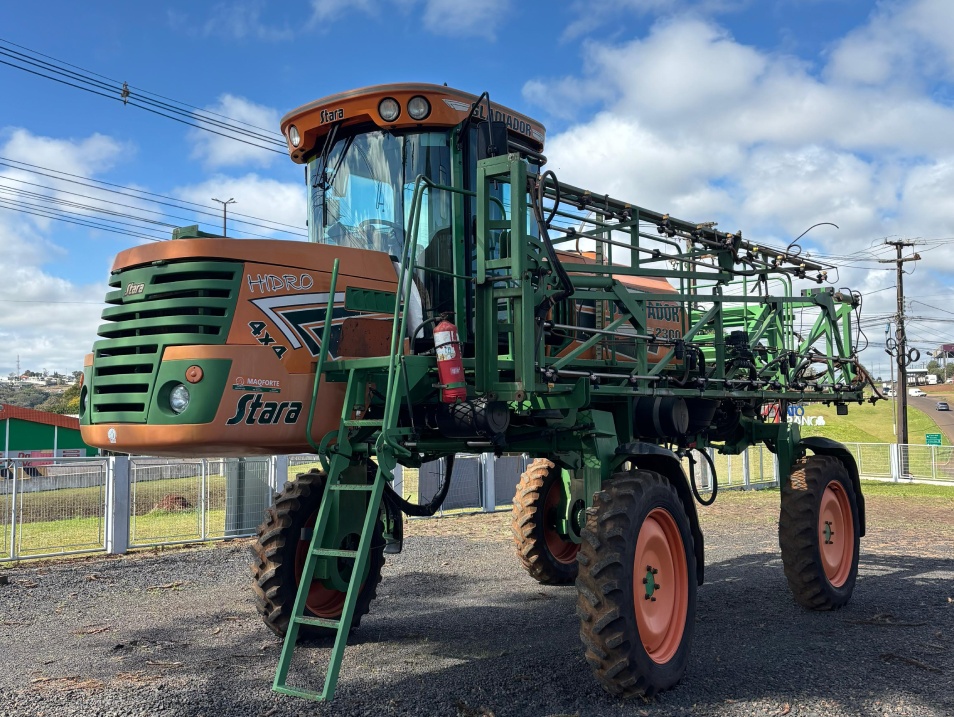 Pulverizador Autopropelido Stara Gladiador 2300 ano 2010