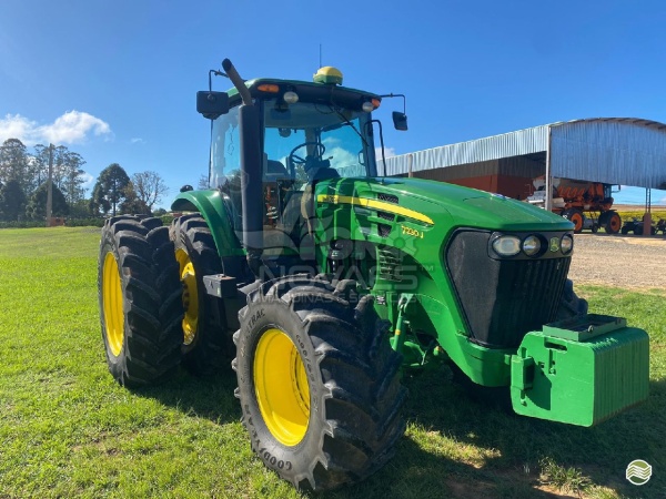 Trator John Deere 7230 J ano 2019