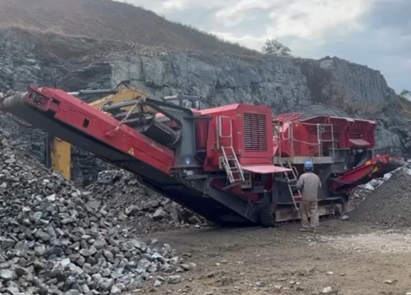 Outra máquina e equipamento Terex J1160 ano 2012