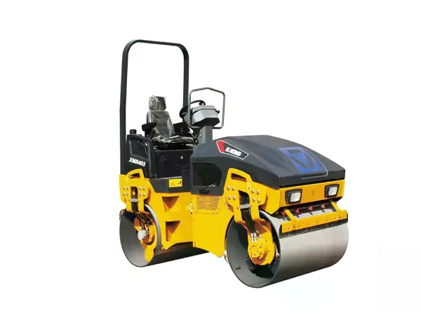 Rolo Compactador XCMG XMR403S ano 2025