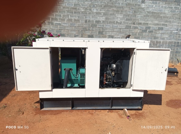 Gerador de Energia Caterpillar 50 kVA ano 2017