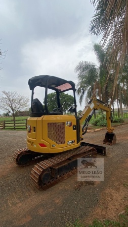 Mini Escavadeira Caterpillar 302.7  ano 2025