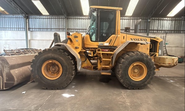 Pá Carregadeira Volvo L110F ano 2012