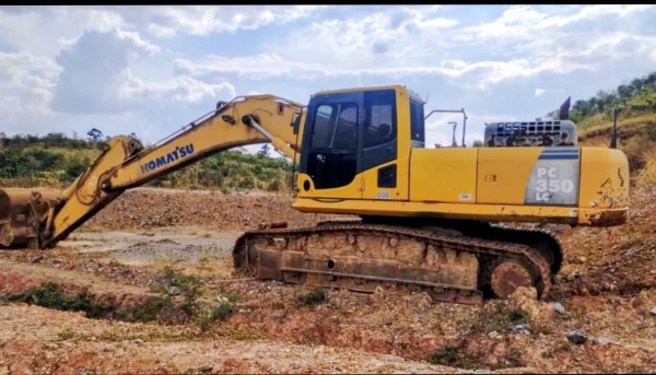 Escavadeira Komatsu PC350 ano 2013