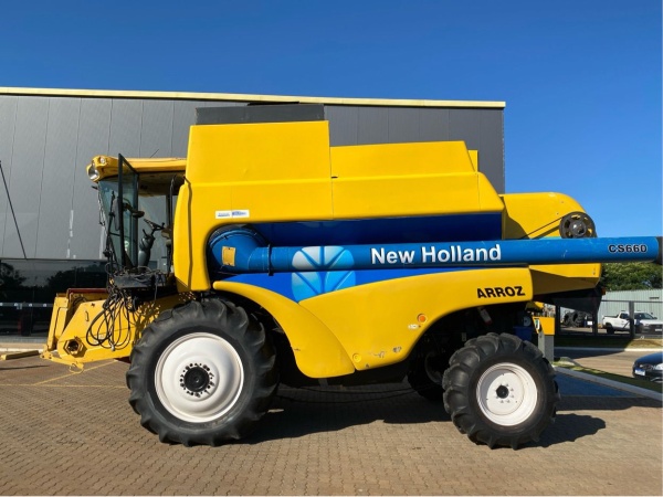 Colheitadeira New Holland CS660 ano 2010