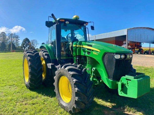 Trator John Deere 7230J ano 2019
