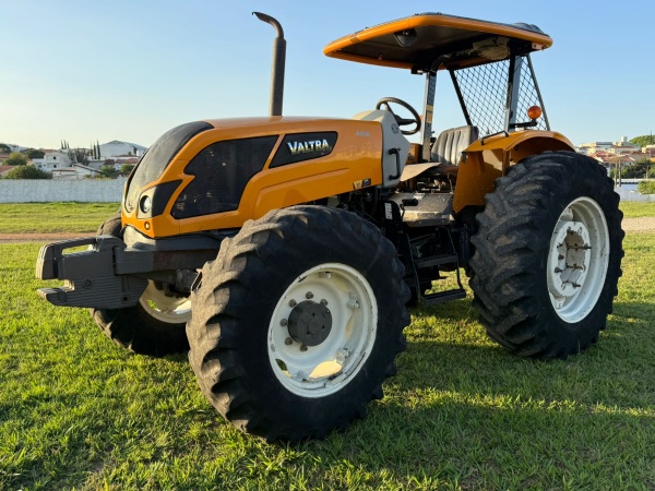 Trator Valtra A950R ano 2022 - A950R - Máquinas Agrícolas