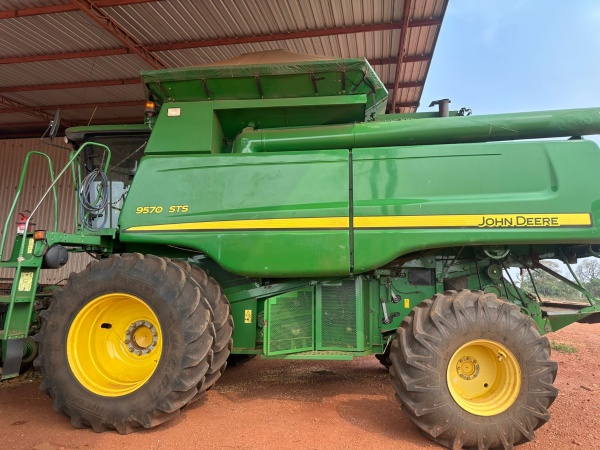 Colheitadeira John Deere 9570 STS